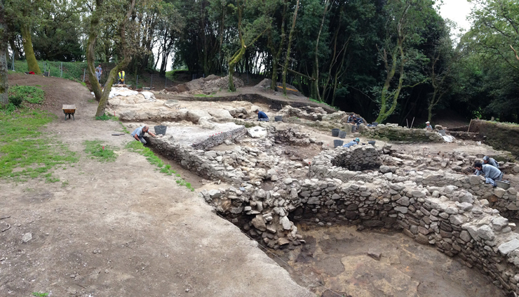Traballos arqueolóxicos en Castro Alobre 