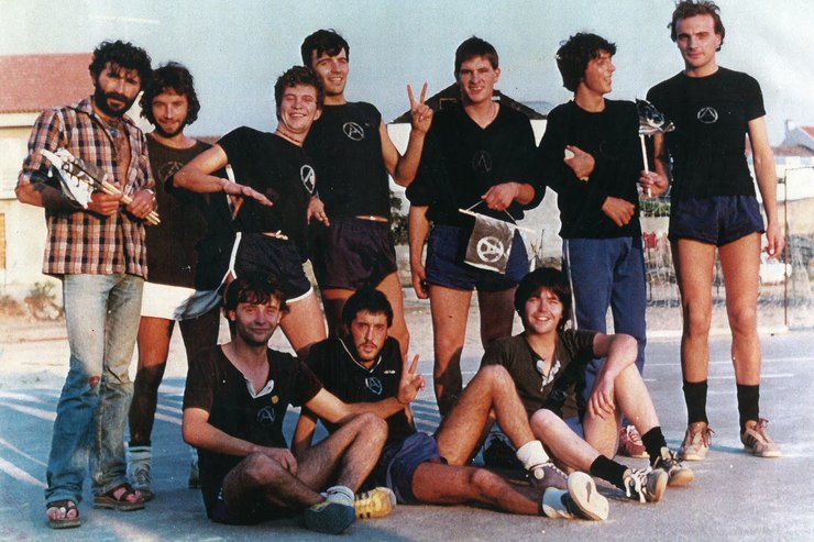 Membros do equipo 'Dejadnos vivir', case todos eles mortos por efectos da droga nos anos 80, unha época que se coñece como xeración perdida 