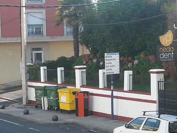 Colectores de reciclaxe en Neda