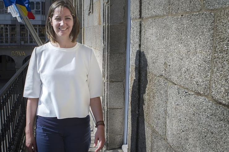 Lara Méndez, alcaldesa de Lugo, no balcón do pazo do concello 