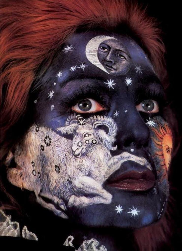 Miralda Rochat. Deseño do maquillaxe corporal por Serge Diakonoff. Rochat, principal colaboradora de Diakonoff, traballa igualmente como fotomodelo das caracterizacións do artista 