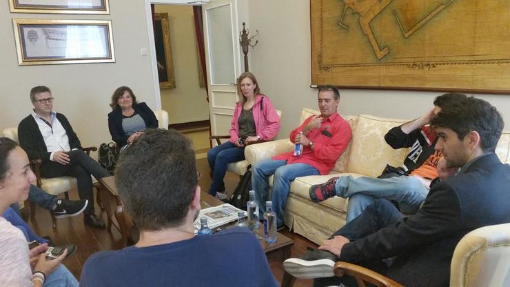 Jorge Suárez reúnese con sete blogueiros que promocionarán Ferrol no Blog Trip 