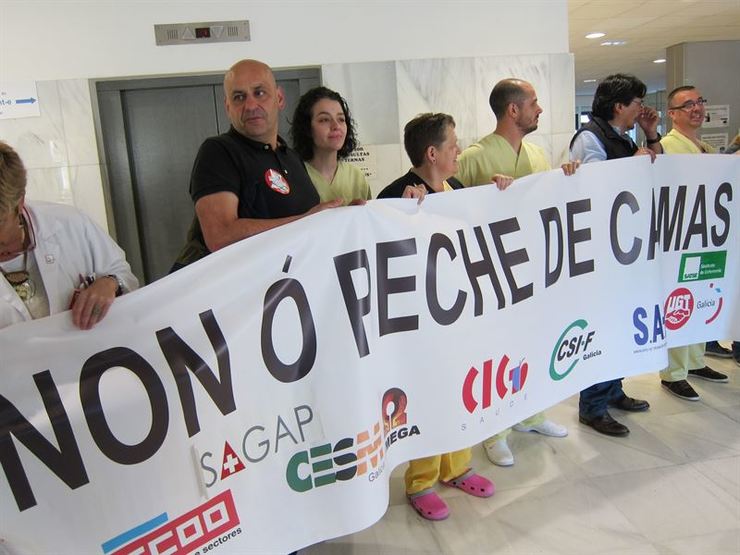 Protesta dos sindicatos polo peche de camas do Sergas no verán e a privatización da sanidade pública 