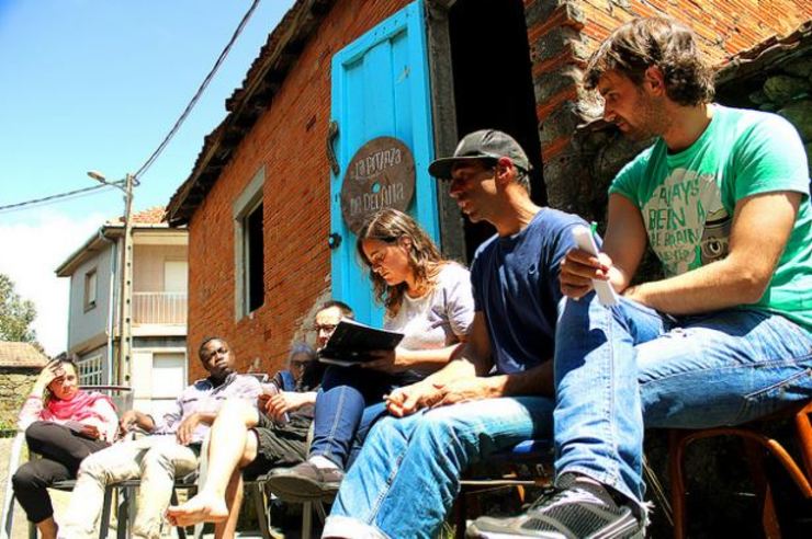 Reunión de traballo no Hackathon for Refugees celebrado en Senderiz (Ourense) 