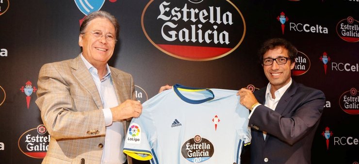 Celta e Estrella Galicia presentaron o acordo na cervexaría da praza de Compostela. 
