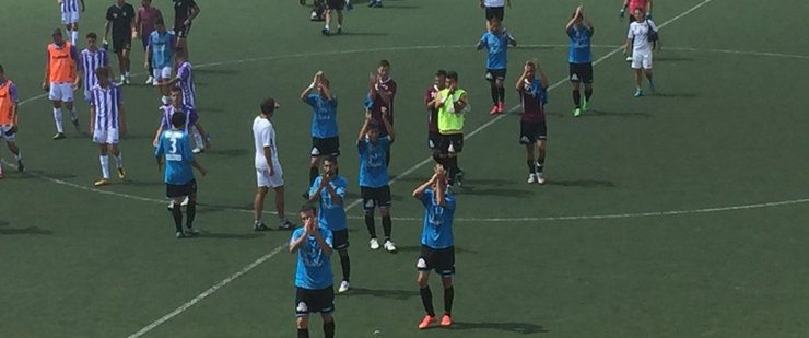 Os xogadores do Boiro saúdan trala vitoria no Anexo ao José Zorrilla. 