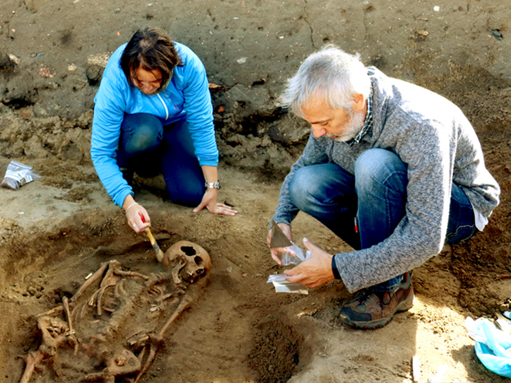 Restos dun esqueleto dunha muller, Cornelia, atopados na Lanzada / DEPO