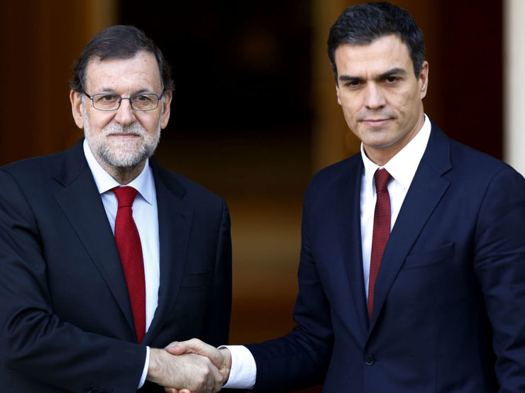 Rajoy e Pedro Sánchez nun encontro na Moncloa 