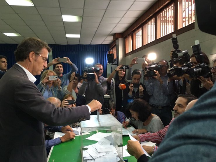 Feijóo votando nunhas eleccións autonómicas 