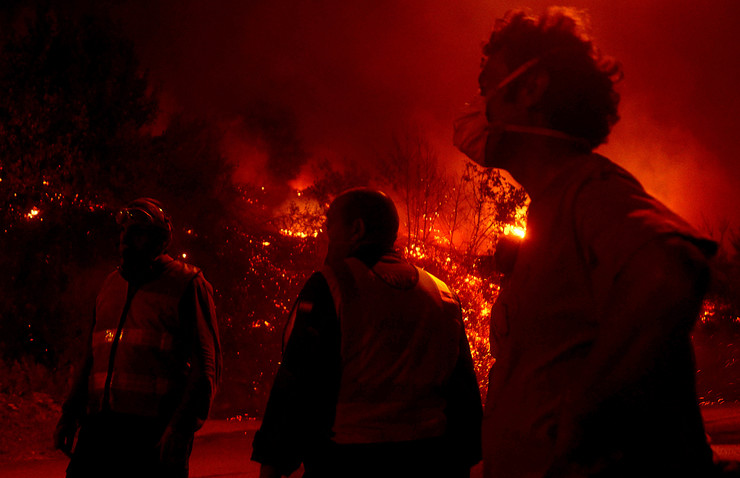 Lume en Gondomar, en plena onda de incendios en Galicia a mediados de outubro de 2017 