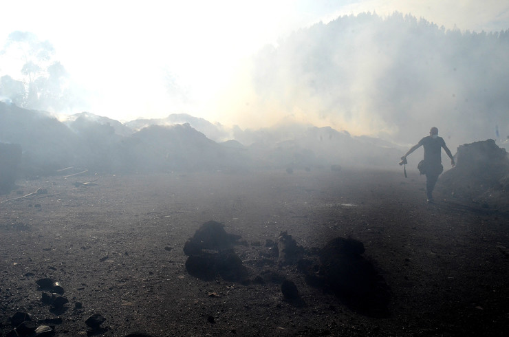 Punto verde de Fragoselo, en Coruxo (Vigo), no que se atopa a planta de biomasa, totalmente arrasado polo lume da vaga de incendios que asolou Galicia en pleno mes de outubro 