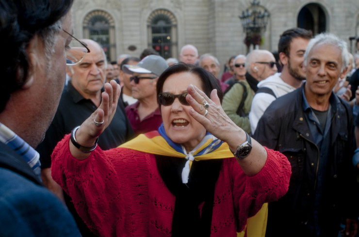 Concentración ante o Palau da Generalitat de Cataluña en Barcelona o 30 de outubro de 2017, tras a declaración de independencia da República Catalá 