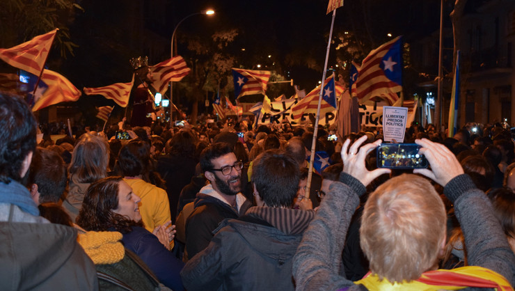 Miles de persoas na manifestación pro independentista do 11 de novembro en Barcelona 