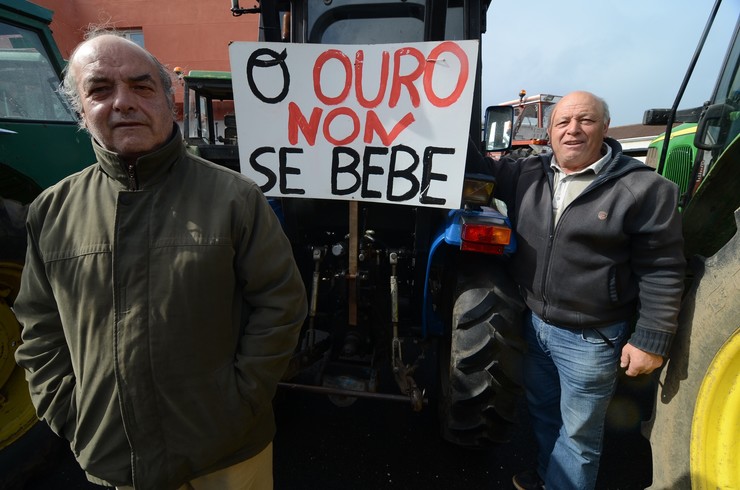 Protesta de agricultores de Bergantiños contra a mina de ouro de Corcoesto 