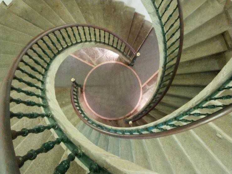 Escaleira helicoidal do Museo do Pobo Galego