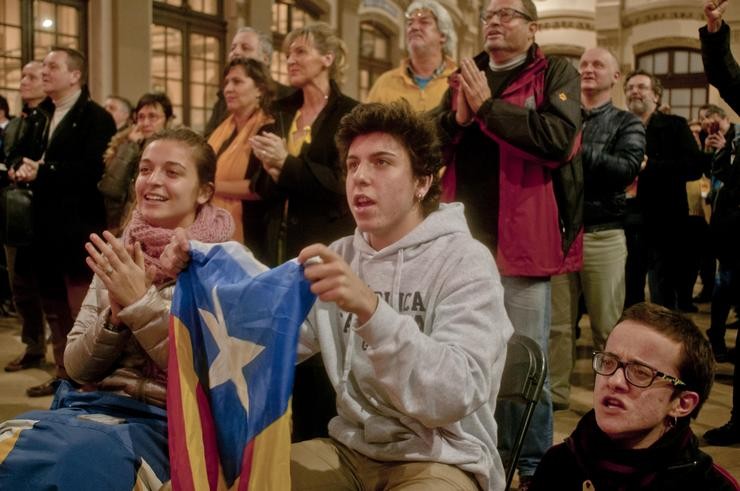 A sede de Esquerra Republicana de Catalunya en Barcelona, durante o reconto de votos na decisiva xornada de eleccións autonómicas en Cataluña, o 21 de decembro de 2017, trala declaración de independencia e a aplicación do artigo 155 da Constitución / Miguel Núñez