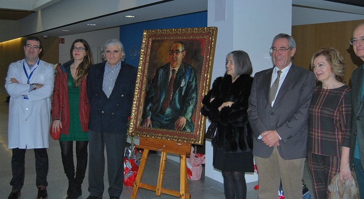 A familia de Cunqueiro doa un retrato seu ao HAC 