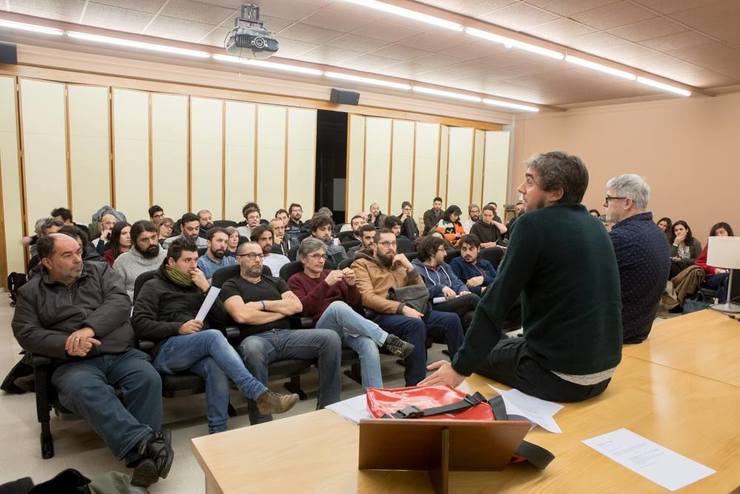 Primeira reunión da FOG - Asociación da Fotografía Galega, na Escola de Arte e Superior de Deseño Antonio Failde de Ourense 