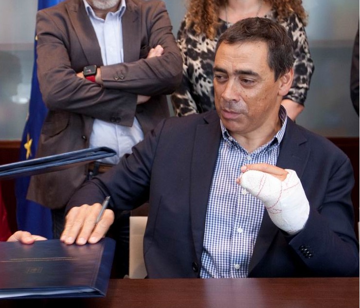 Antón Arias Díaz-Eimil durante a sinatura dun convenio coa Xunta
