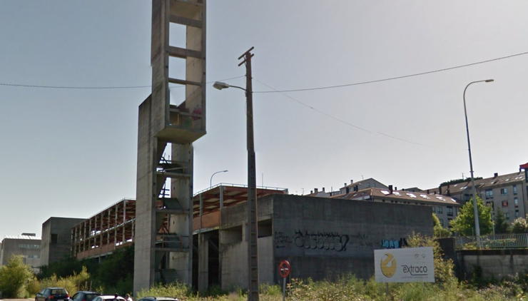 Parque de bombeiros comarcal de Santiago a medio rematar nunha imaxe do Google Street View