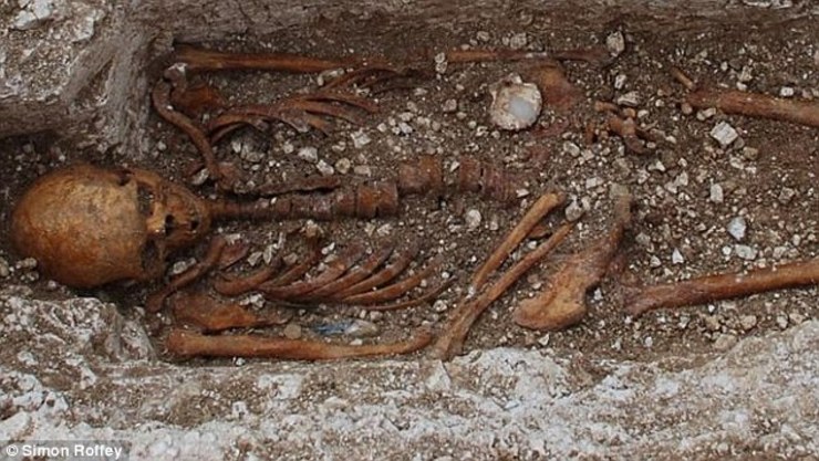 Esqueleto dun peregrino leproso da Idade Media atopado en Winchester (Inglaterra) e que puido chegar a terras británicas dende Galicia 