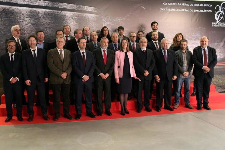 Participantes na asemblea anual do Eixo Atlántico 