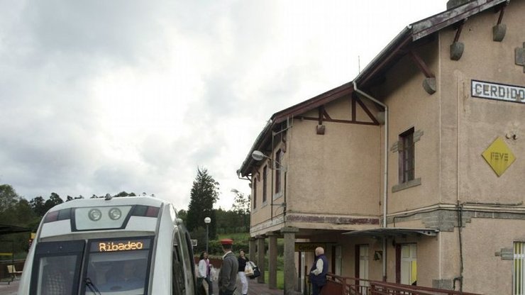 Estación do tren FEVE en Cedido 