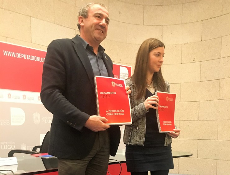 Darío Campos e Mayra García presentan as contas da Deputación de Lugo para 2017 / EP