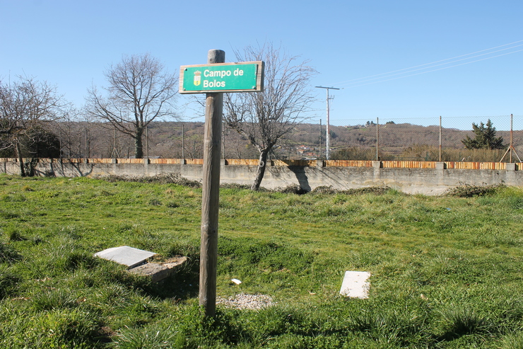 Campo de bolos de Manzaneda