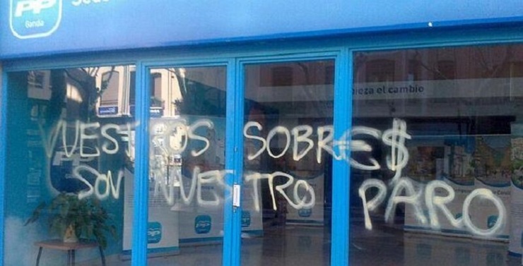 Pintada nunha sede do PP 