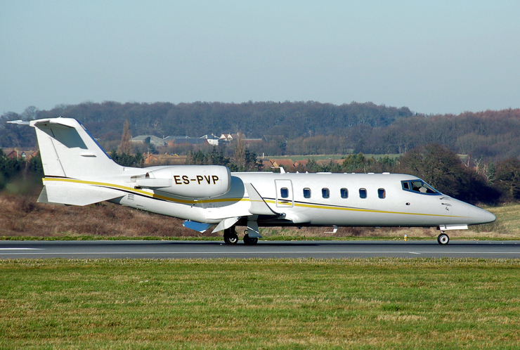  Bombardier Learjet 60. / Adrian Pingstone Wikimedia