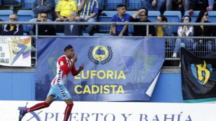Marcelo Djaló celebra o 0-1 do Lugo no Carranza. 