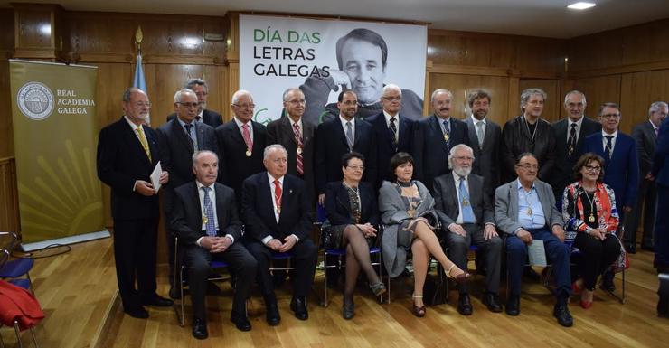 Acto da RAG en Xinzo en homenaxe a Carlos Casares 