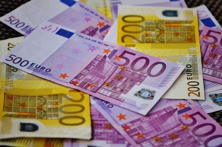 Billetes de 500 e 200 euros 
