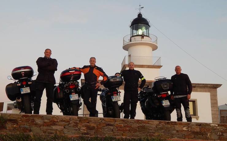 4 Cataláns moteiros fixeron o traxecto Cap Creus-Cabo Touriñán co sol / QPC