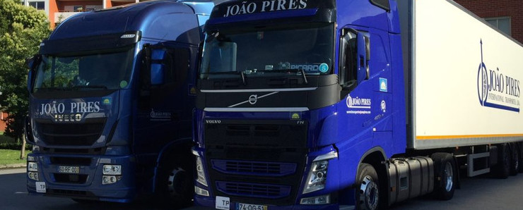 Camións con material recollido en Galicia e no Alto Minho portugués para os afectados polos lumes 