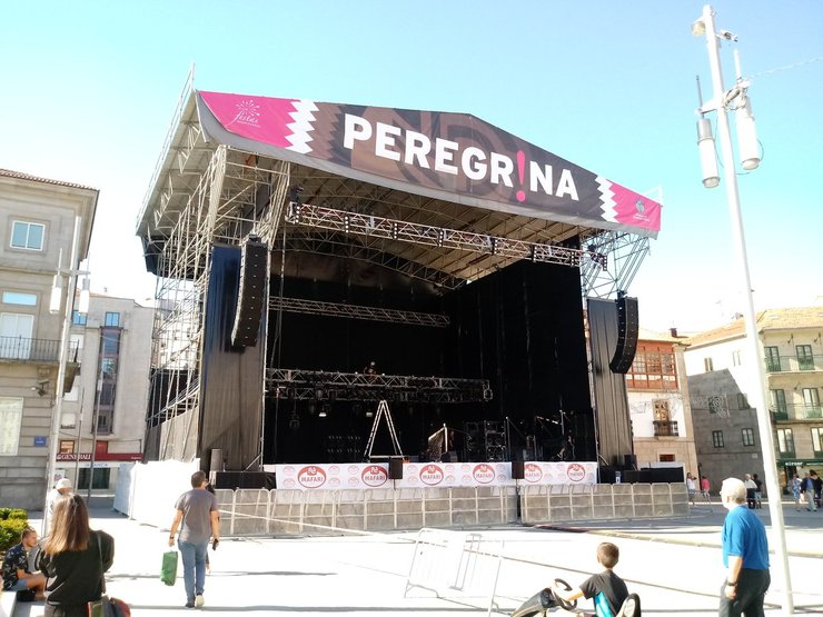 Palco das festas da Peregrina en Pontevedra / Rosa Lameiro - Arquivo