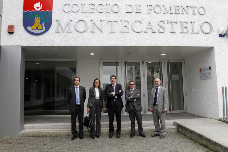 O delegado territorial da Xunta en Vigo, Ignacio López-Chaves, visitando o Colexio de Fomento Montecastelo