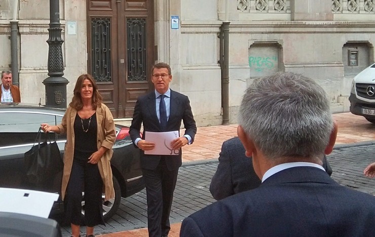 Alberto Núñez Feijóo, á súa chegada á Universidade de Oviedo. Europa Press 