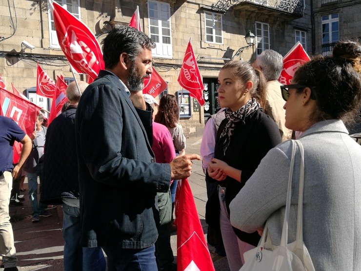 O líder de CCOO en Galicia, Ramón Sarmiento, e a de EU, Eva Solla. COMUNICACIÓN ESQUERDA UNIDA 