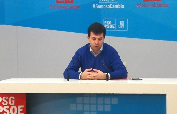 O secretario xeral do PSdeG, Gonzalo Caballero, en rolda de prensa. / Europa Press