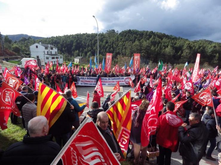 Manifestación da UXT en Sargadelos. AXM