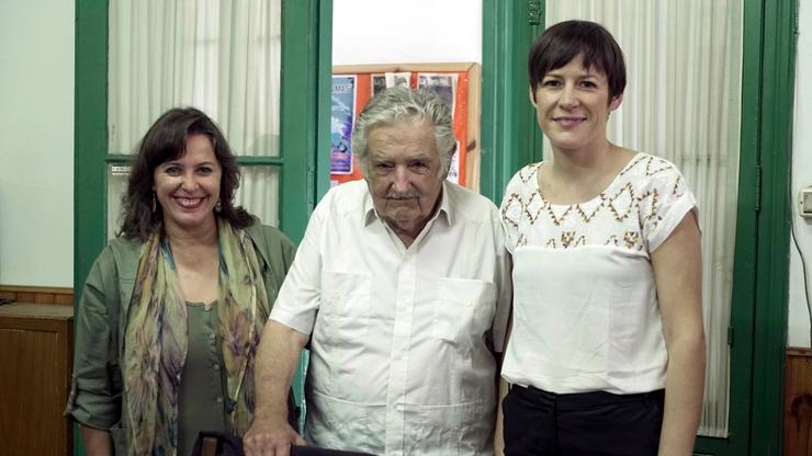 Ana Miranda (esq.) e Ana Pontón, do BNG, co ex-presidente uruguaio Pepe Mújica 