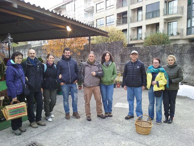 Saída ao monte para coller cogomelos. Fonte: Concello de Allariz