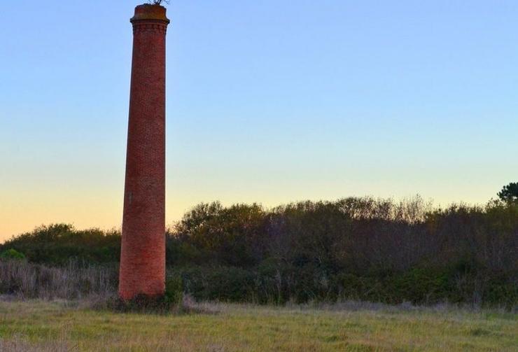 Restos das antigas explotacións de caolín en Laxe / Petón do Lobo