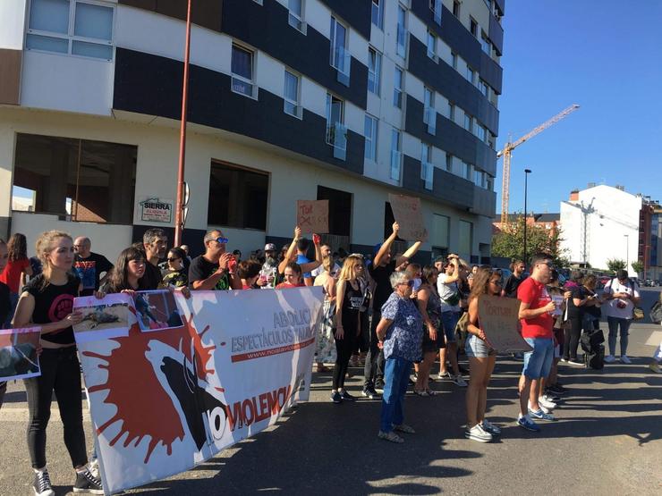 Imaxe da protesta celebrada en Sarria. GALICIA MELLOR SEN TOURADAS - Archivo / Europa Press