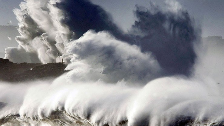 Ondas xigantes nun temporal 