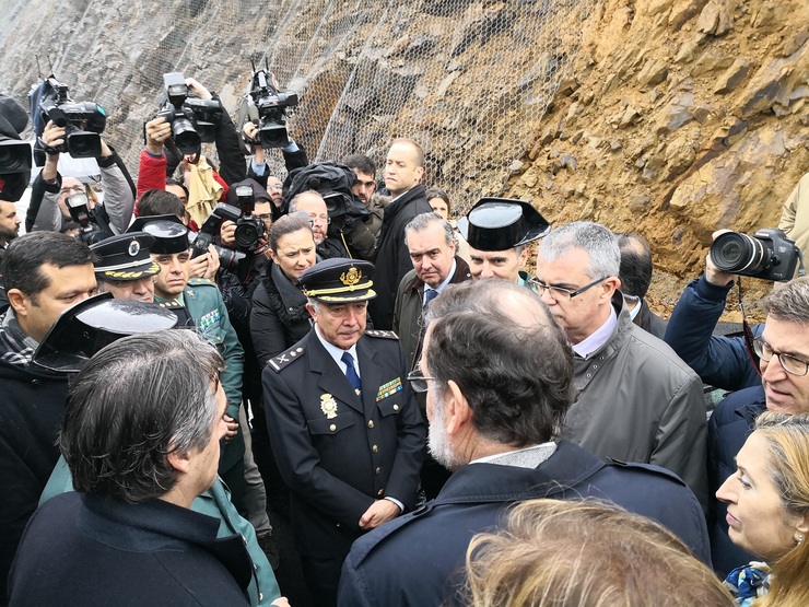 Rajoy fala co coronel xefe da Comandancia da Coruña 