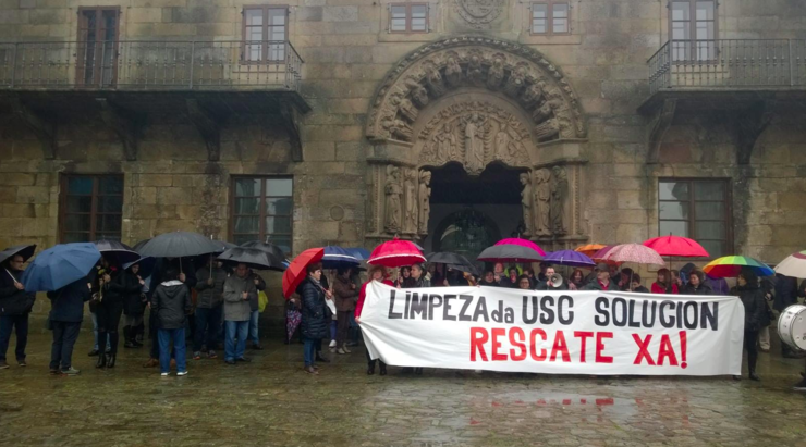 Protesta do persoal do servizo de limpeza da Universidade de Santiago 