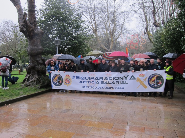 Manifestación en Santiago pola equiparación salarial entre corpos 